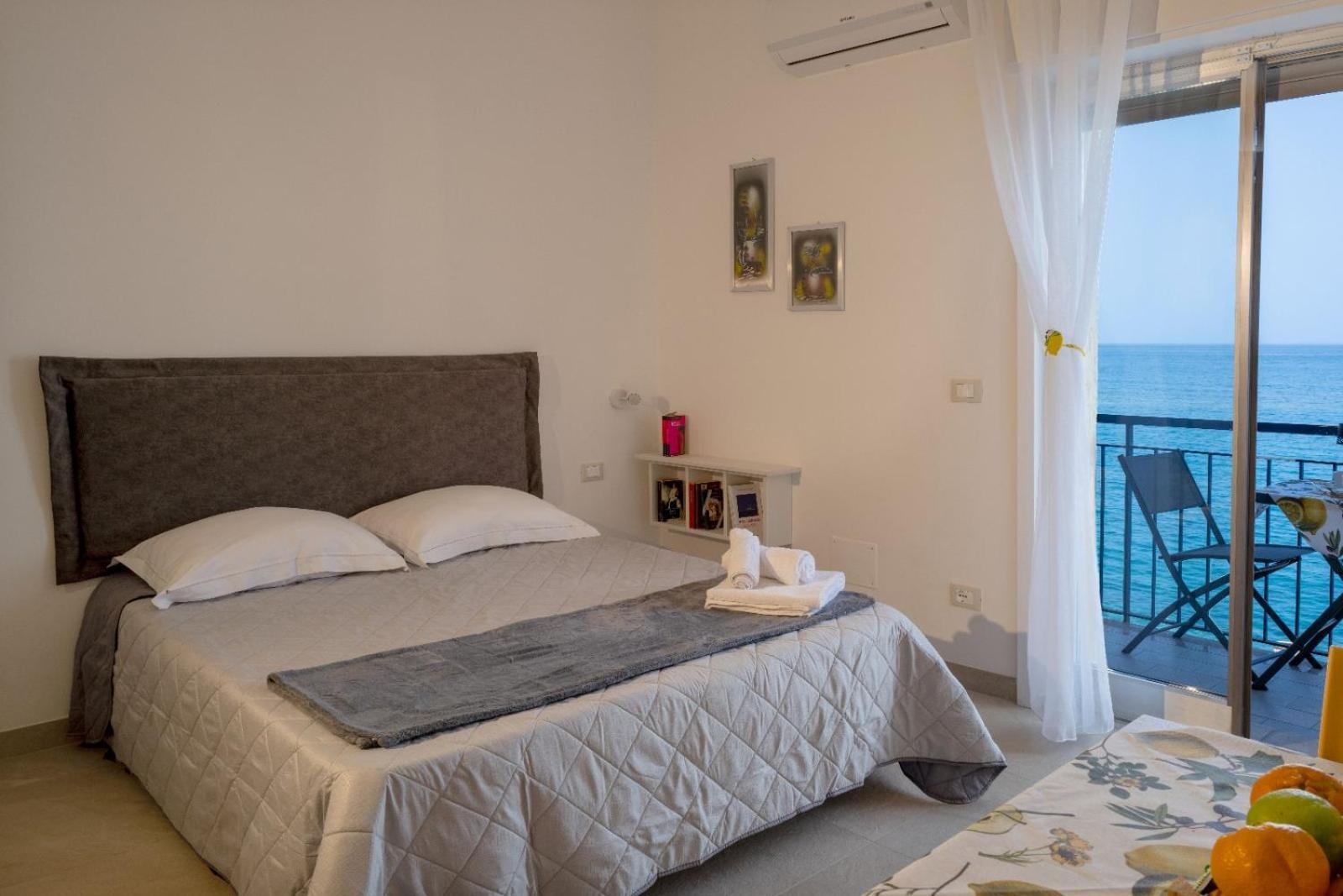 Zia Rina Apartment Naxos Giardini Naxos Esterno foto